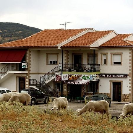 Alojamiento Cr Cuatro Caminos Hotel San Pablo de los Montes Exterior photo